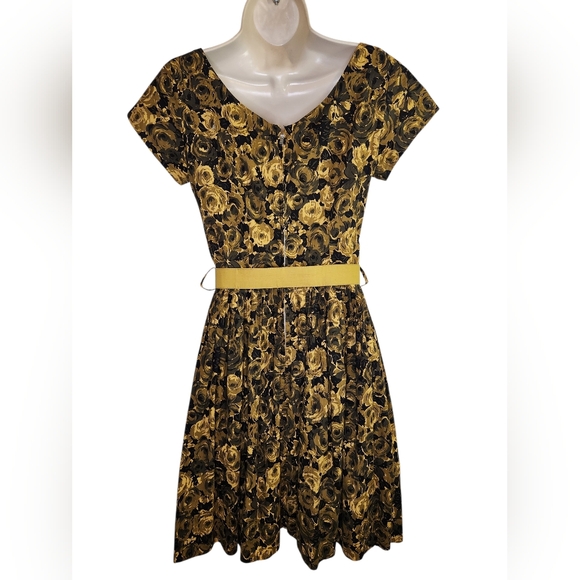 Vintage 1950s Mustard Floral Cotton Day Dress | ILGWU Union Made | XS–S - Picture 3 of 12